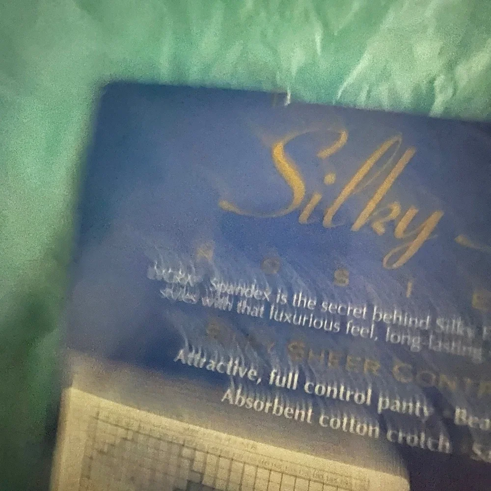 Silky Fit Hosiery Silky Sheer Control Top Pantyhose Ivory Size A Vintage‎